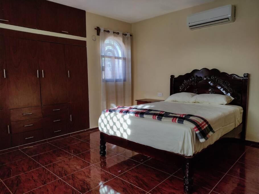 Casa Grande En El Centro De Merida 3 Habitaciones ภายนอก รูปภาพ